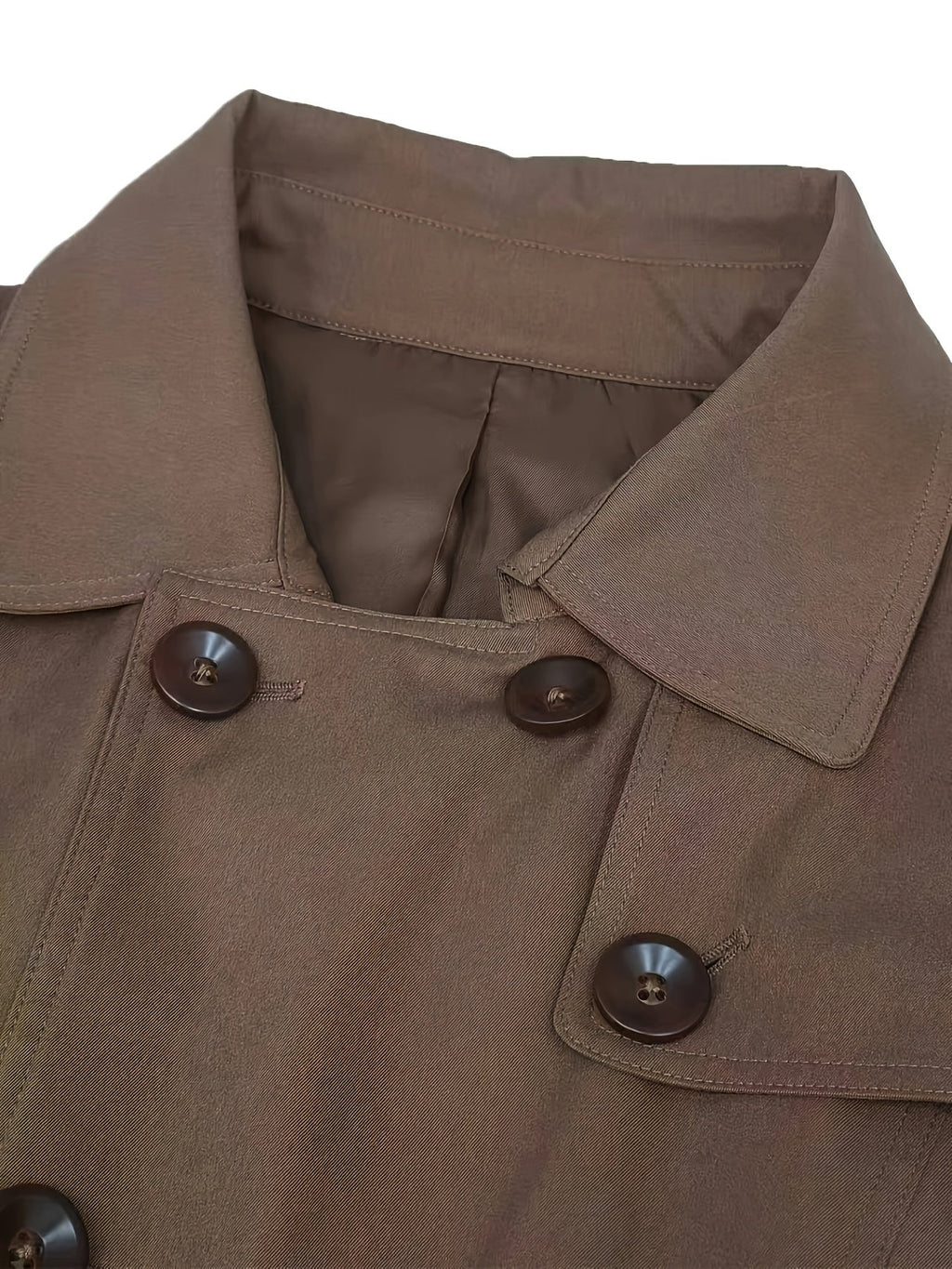 Collar and fastening detail of the men's belted blazer coat