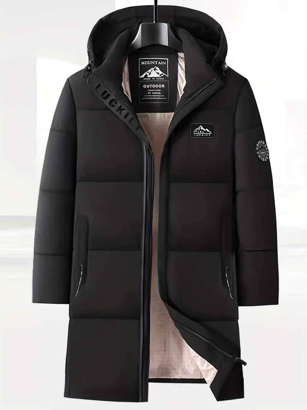 Collar and fastening detail of the men's mid-length hooded padded coat
