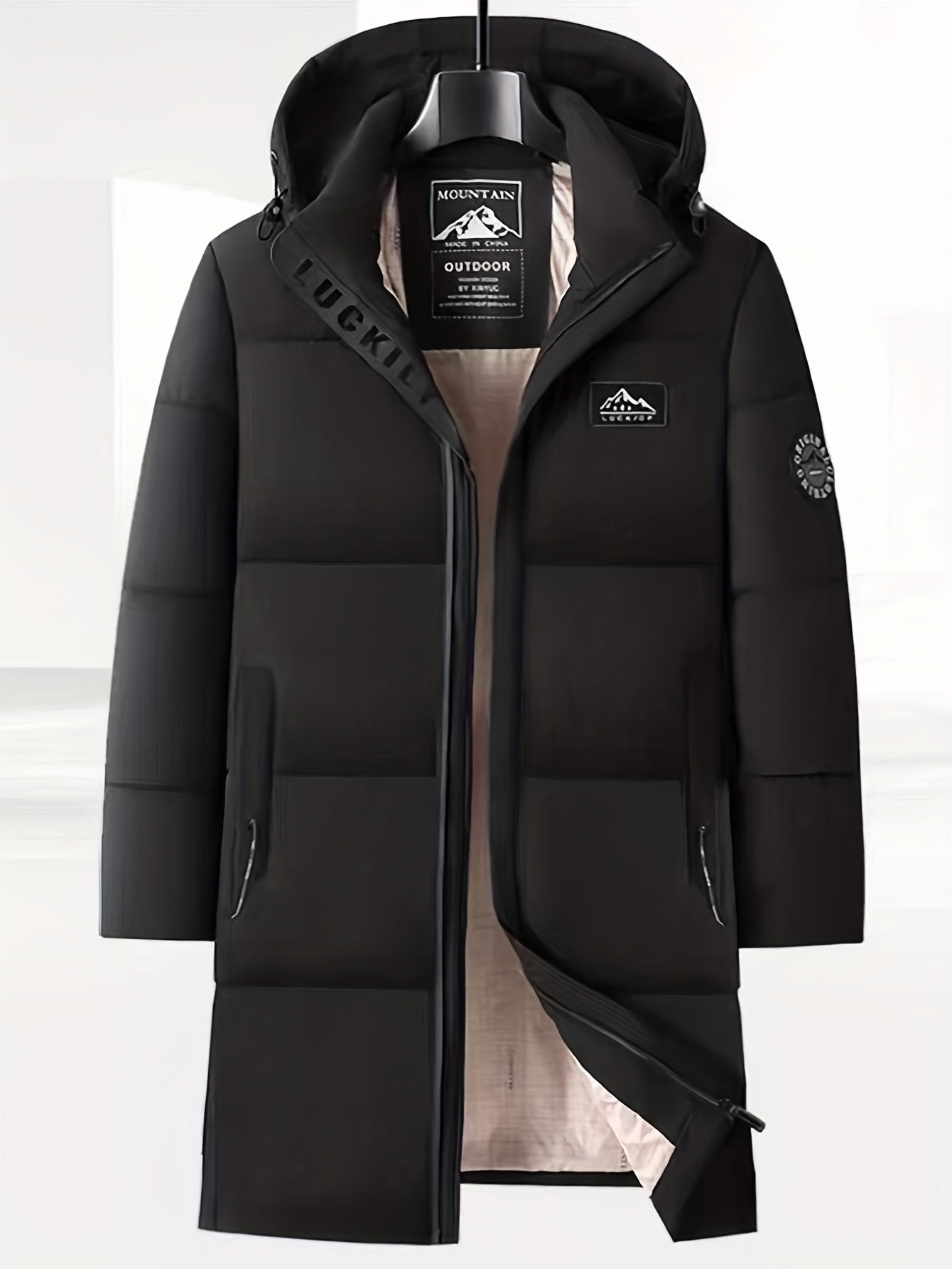 Collar and fastening detail of the men's mid-length hooded padded coat