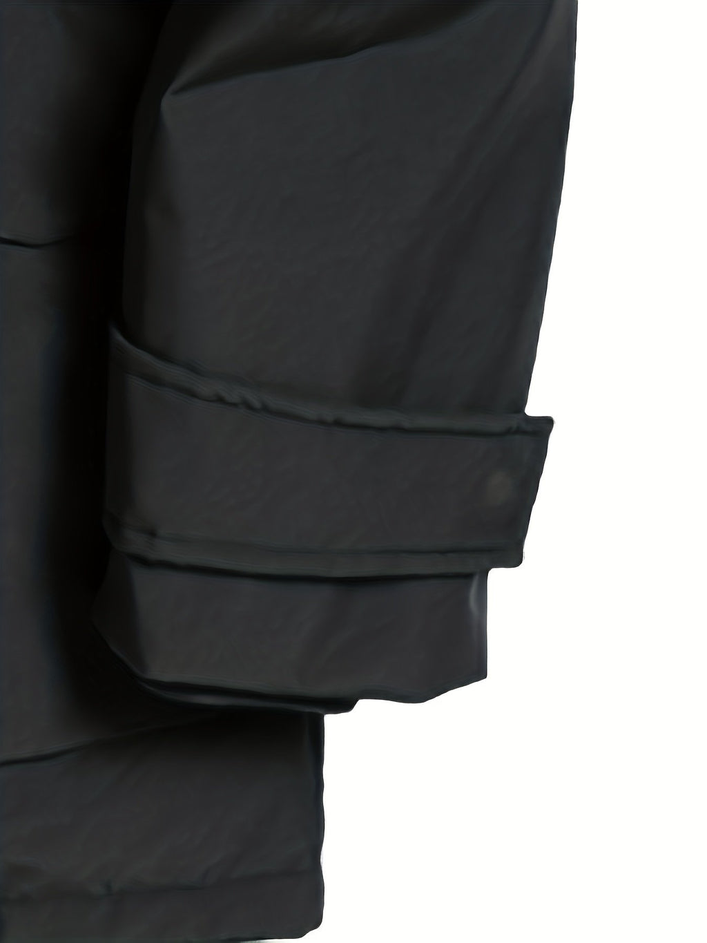 Collar and fastening detail of the men's goose down puffer jacket
