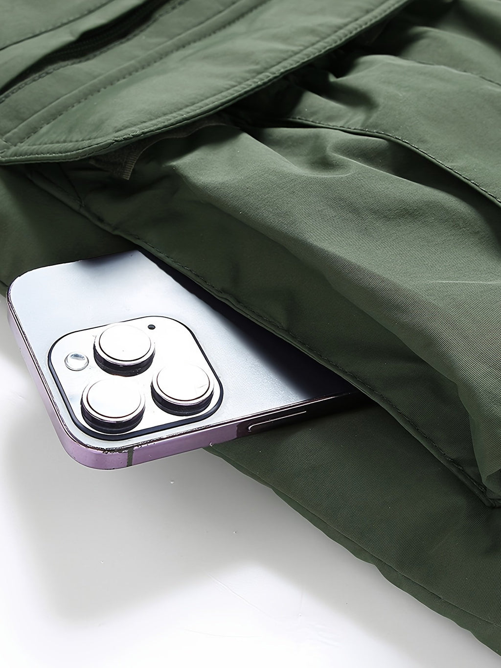 Collar and fastening detail of the men's fleece-lined gilet jacket