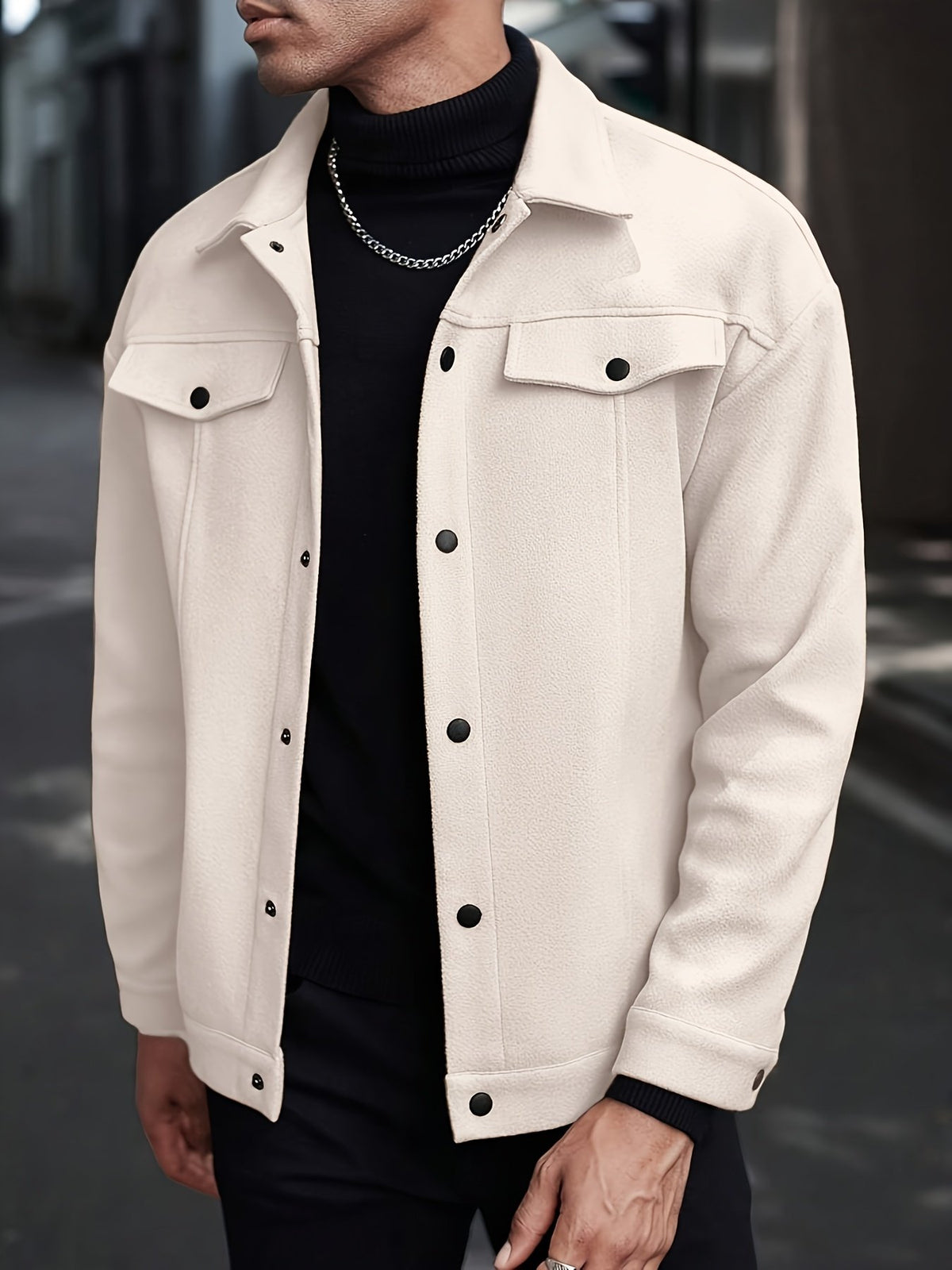 Inner lining of the men's short lapel jacket